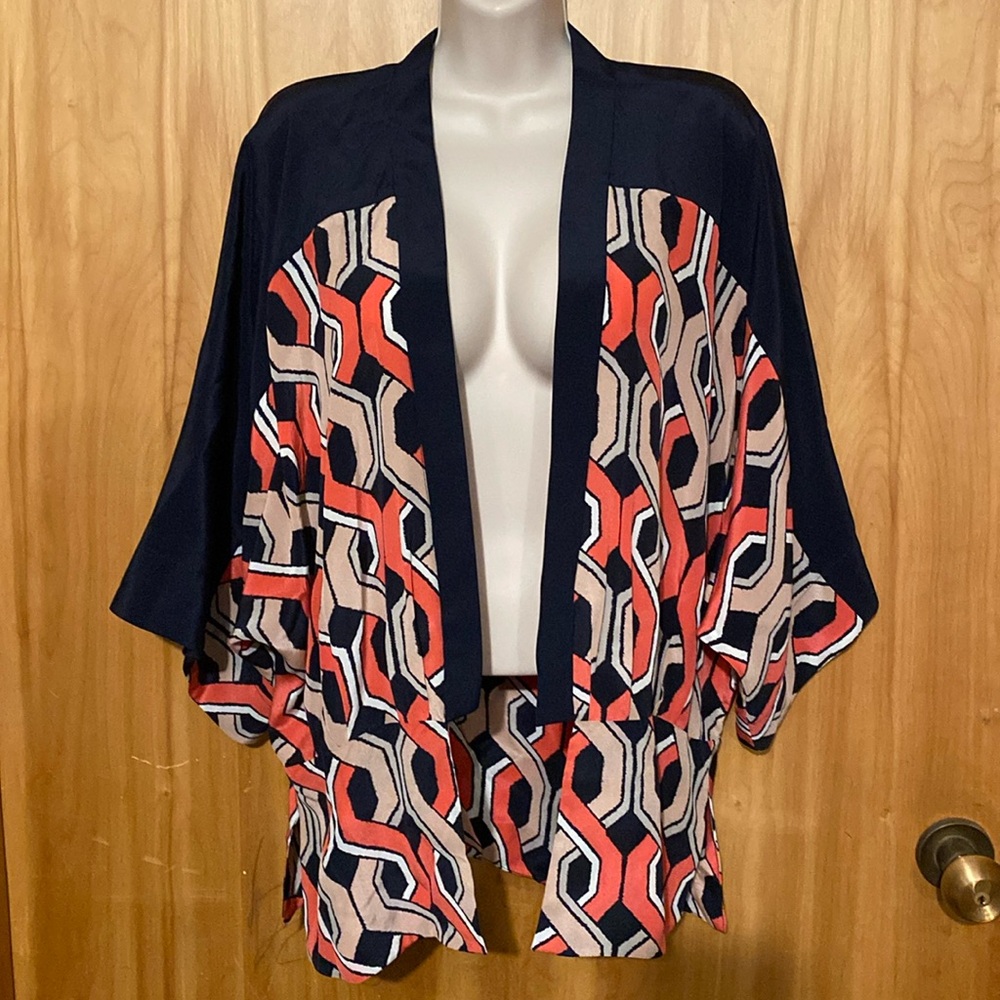 Trina Turk open 💯 silk open topper